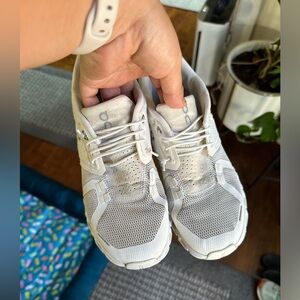 ON-cloud 5 running shoes